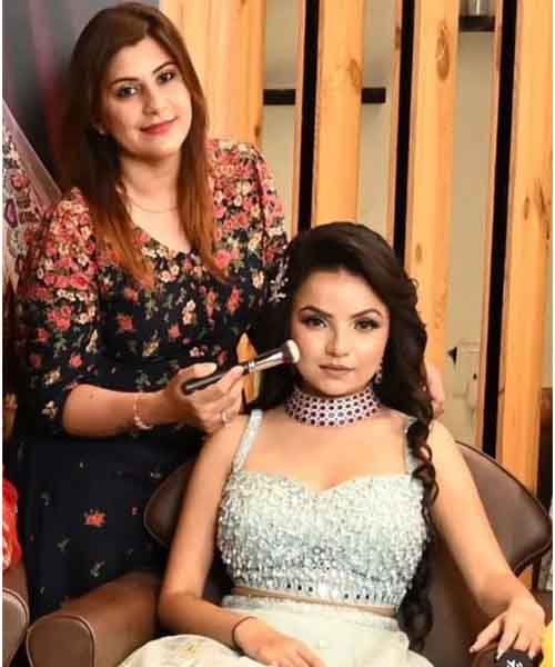 Best Beauty Services Salon In Gandhi Nagar